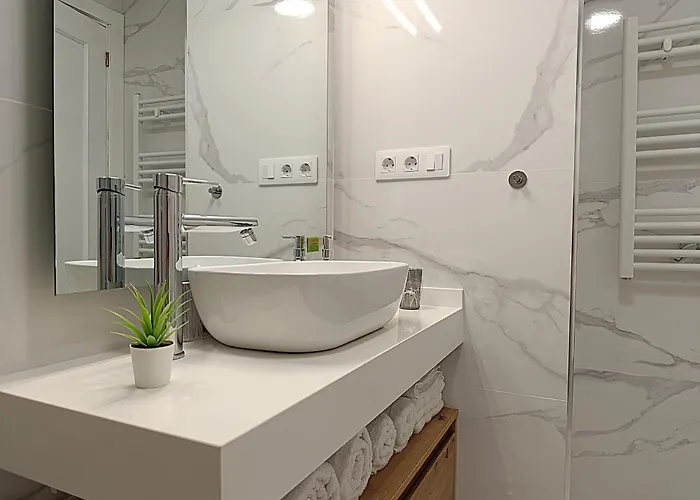 Destino Deluxe Helga Касерес