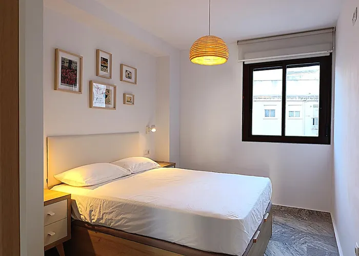 Destino Deluxe Helga Касерес