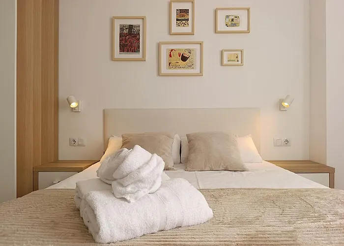 Destino Deluxe Helga * Касерес